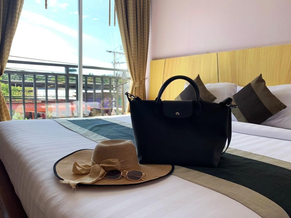 Malin Patong Hotel Екстериор снимка