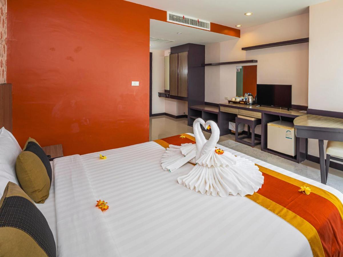 Malin Patong Hotel Екстериор снимка